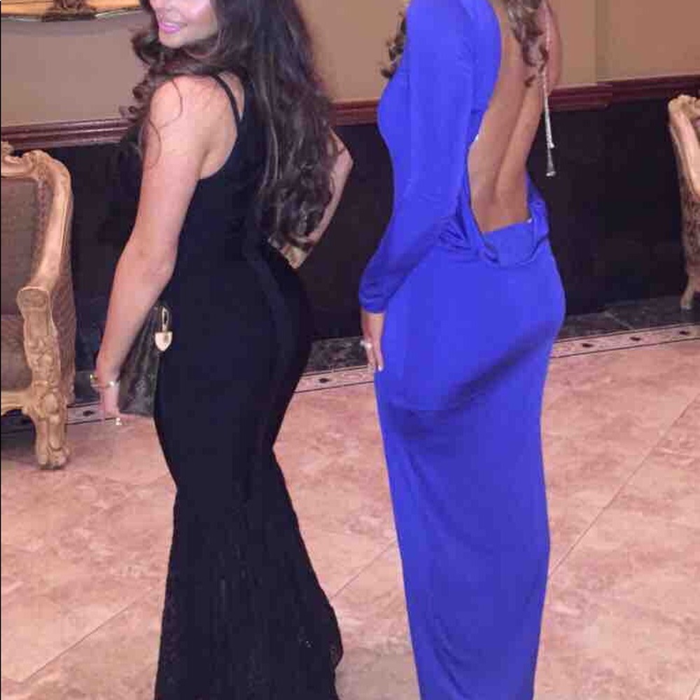 Backless gown